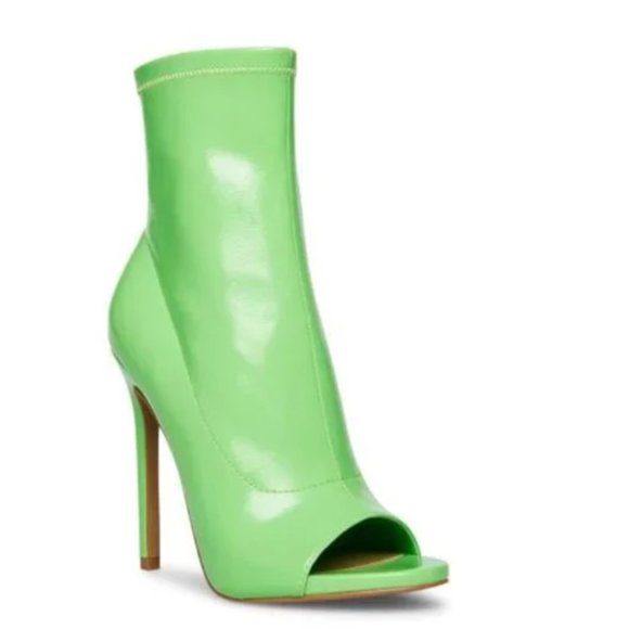 NEW Steve Madden Elettra Vegan Leather Ankle Booties - Picture 1 of 6